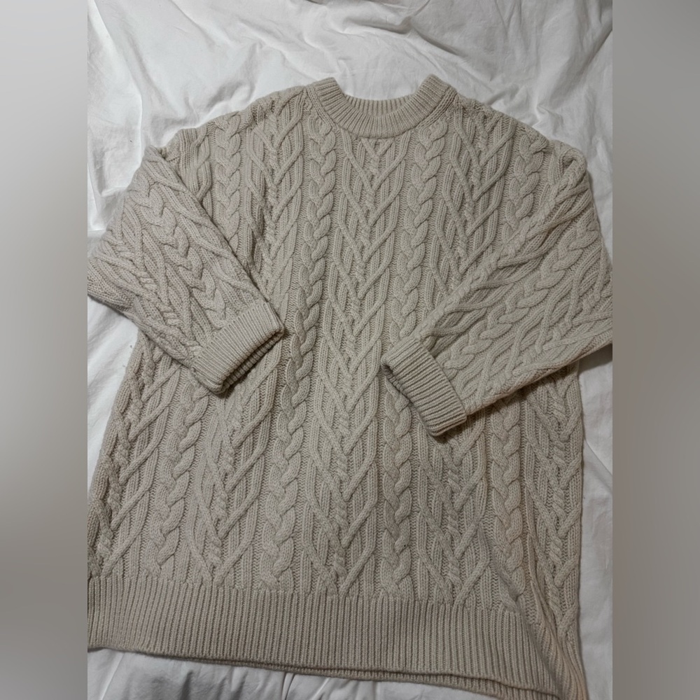 Women’s Aritzia Cable Knit Sweater - Beige | M